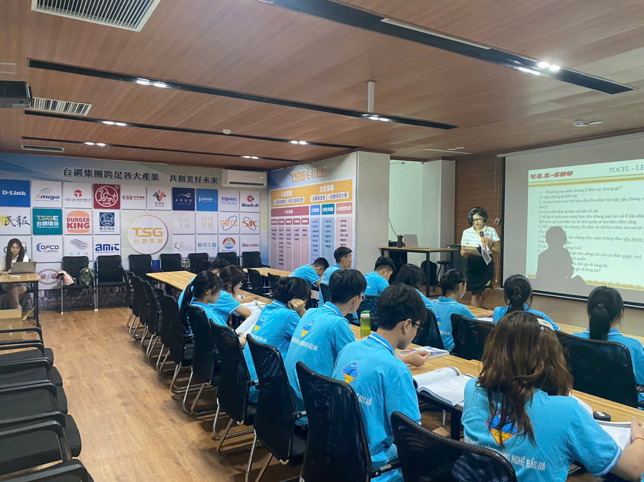 Lễ ký kết hợp tác